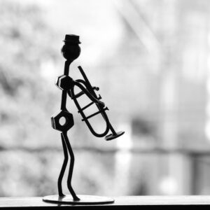 Trompetonius Leisetritt – Der Jazz-Musiker mit Schraube locker